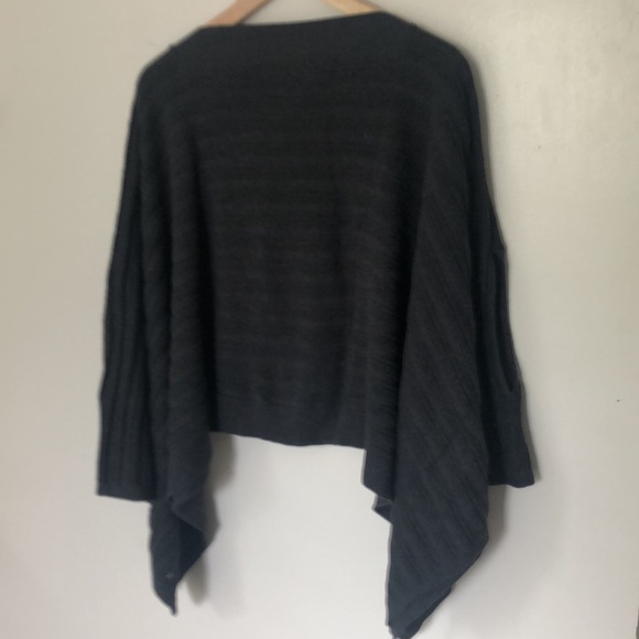 Forward Flow Poncho - Picture 3 of 3
